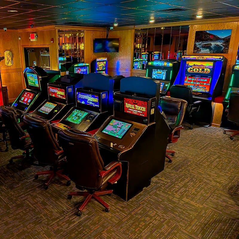 Full gaming floor at Victorian Casino, Whitefish MT — 20 licensed gaming machines